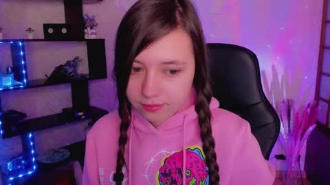 Lina online show from January 6, 2025, 2:04 am