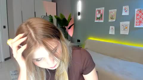 Lina online show from March 6, 2026, 1:29 pm