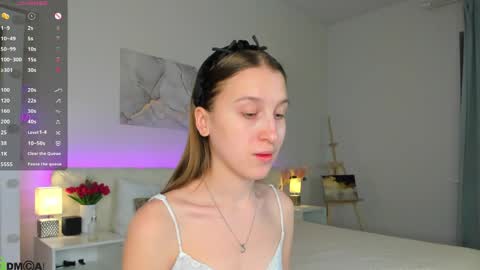 lina_massey online show from May 1, 2026, 1:43 am