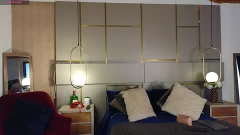 Lina online show from April 25, 2026, 7:11 pm