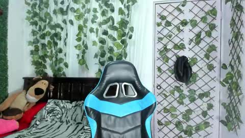 paola online show from December 16, 2025, 12:04 am