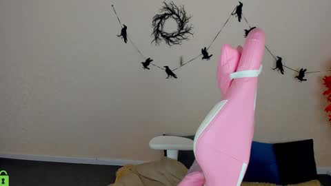 LINA online show from November 4, 2025, 8:57 am