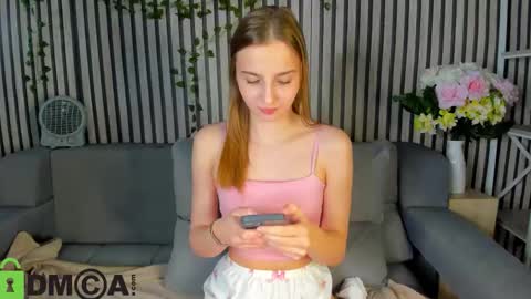 LINA online show from November 12, 2025, 8:04 am