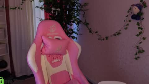LINA online show from April 29, 2026, 1:21 am