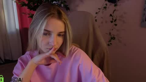 LINA online show from May 5, 2026, 1:24 am