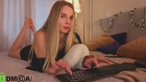 Snapshot of lina_reeds chatting on July 7, 2026, 7:23 am LINA online show from July 7, 2026, 7:23 am