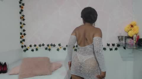 LINA SANCHEZ online show from September 11, 2025, 1:33 pm