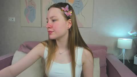 Snapshot of lina_smilee chatting on May 4, 2026, 1:12 am Lina online show from May 4, 2026, 1:12 am