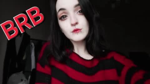 Lina 3  1715622743 online show from January 3, 2025, 4:48 pm