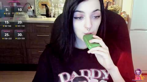 Lina 3  1715622743 online show from February 4, 2025, 7:51 am