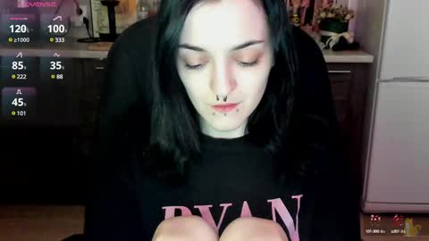 Lina 3  1715622743 online show from February 14, 2025, 9:03 am