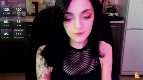 Lina 3  1715622743 online show from March 5, 2025, 8:10 am