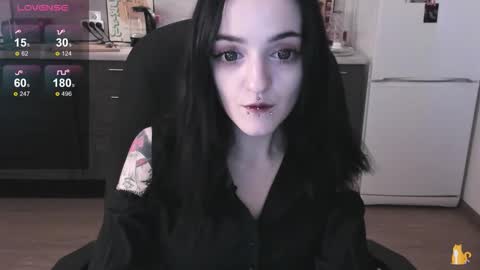 Lina 3  1715622743 online show from November 24, 2025, 7:52 am