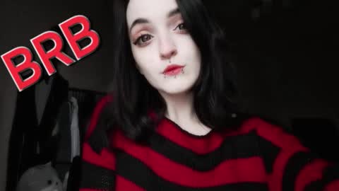 Lina 3  1715622743 online show from December 22, 2025, 9:17 am