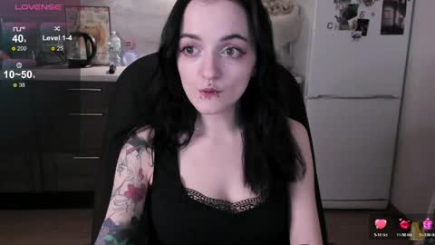 Lina 3  1715622743 online show from April 4, 2026, 5:10 pm