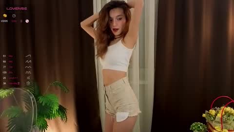 Lina online show from October 19, 2025, 5:24 pm