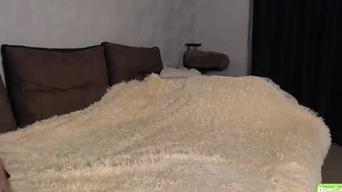 linaandliam online show from October 9, 2025, 4:27 pm