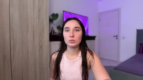 Lina online show from September 16, 2025, 4:24 am