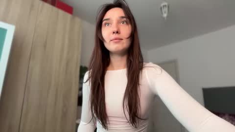 Lina online show from October 11, 2025, 8:35 am