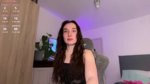 Lina online show from April 18, 2026, 6:12 pm