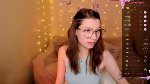 Lina online show from September 28, 2025, 2:28 am