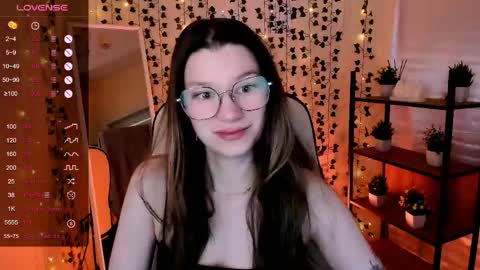Lina online show from June 3, 2026, 3:53 am