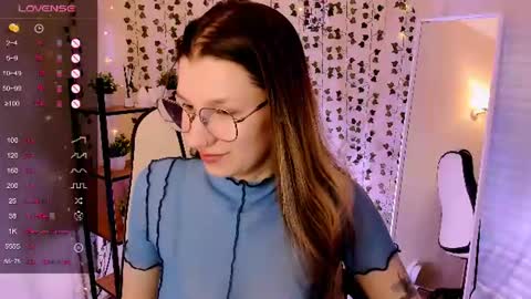 Lina online show from June 12, 2026, 2:10 am