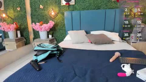 Lina  online show from September 14, 2025, 11:53 am