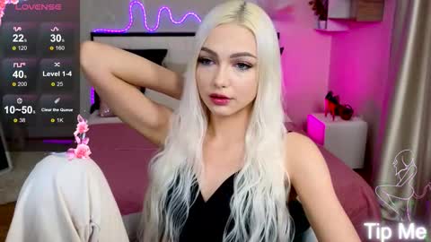 I am Lina online show from September 26, 2025, 2:21 pm
