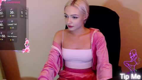 I am Lina online show from October 9, 2025, 10:52 pm