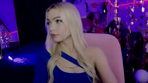 Snapshot of linalirian chatting on May 6, 2026, 10:09 am I am Lina online show from May 6, 2026, 10:09 am