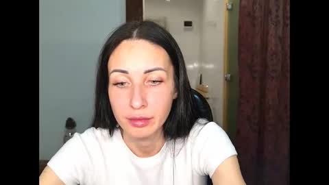 LinaLivee online show from October 30, 2025, 7:47 pm