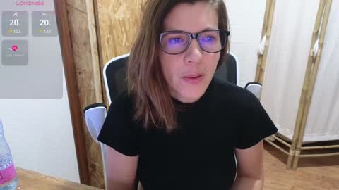 Lina online show from December 12, 2024, 4:53 pm