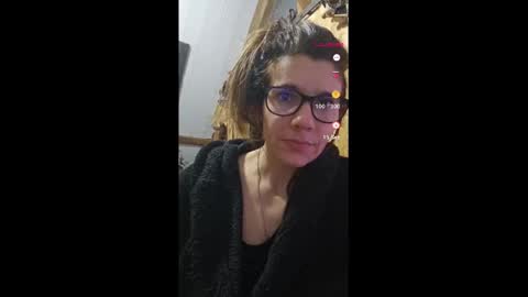 Lina online show from January 1, 2025, 8:47 pm