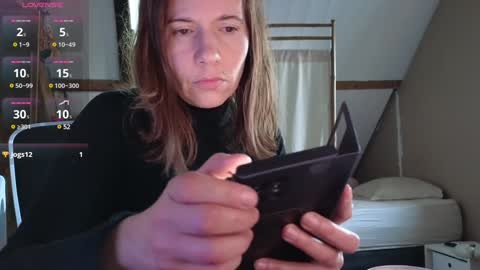 Lina online show from January 17, 2025, 3:43 pm