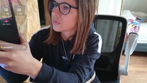 Lina online show from February 7, 2025, 2:04 pm