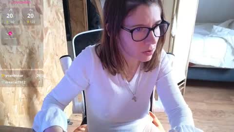 Lina online show from February 14, 2025, 9:34 am