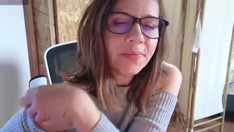 Lina online show from February 26, 2025, 4:35 pm