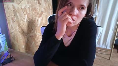 Lina online show from February 27, 2025, 4:21 pm