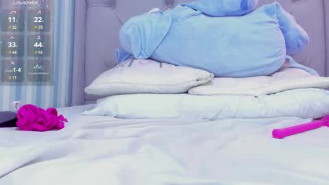 L I N A  online show from January 22, 2025, 6:10 am