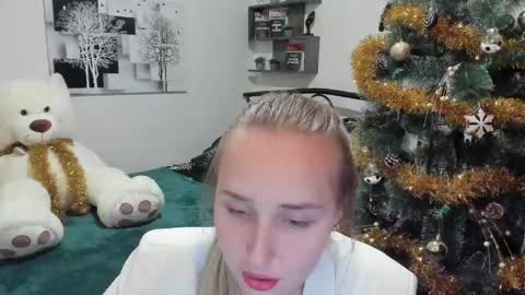 Lina online show from January 12, 2025, 8:25 pm