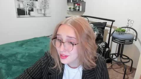 Lina online show from January 25, 2025, 12:06 am