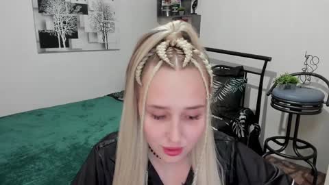 Lina online show from February 26, 2025, 12:49 am