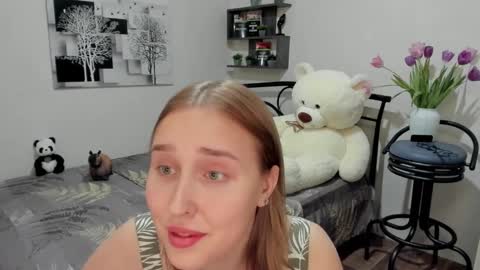 Lina online show from March 11, 2025, 12:33 am