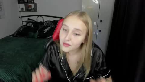 Lina online show from September 11, 2025, 9:48 pm