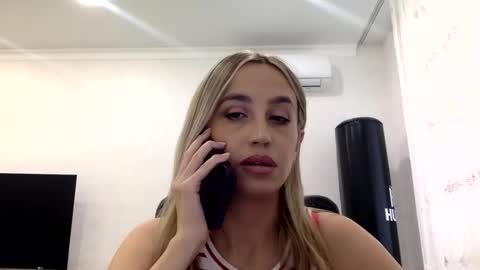 linavora online show from February 17, 2026, 12:12 pm