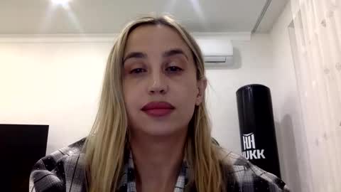 linavora online show from March 4, 2026, 3:18 pm