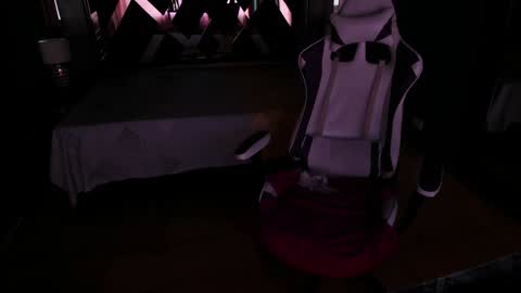  Linda  online show from January 27, 2025, 9:11 pm