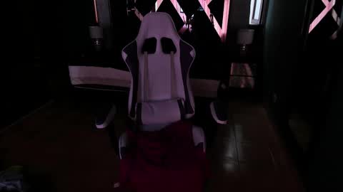  Linda  online show from February 19, 2025, 9:36 pm