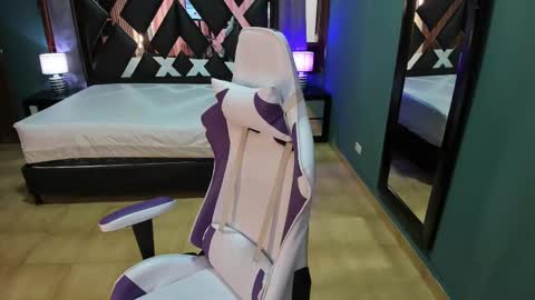  Linda  online show from February 23, 2025, 1:21 pm